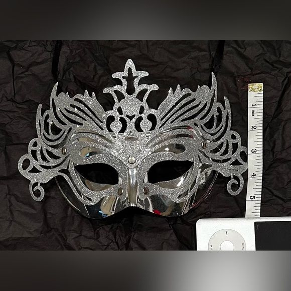 Unisex Glitter Silver Halloween Mask - Picture 4 of 5